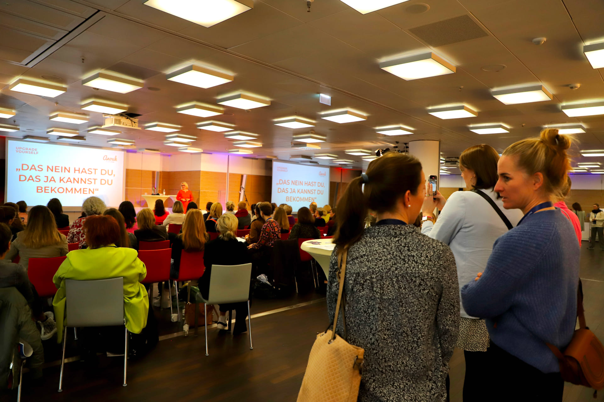 Unternehmerinnenkongress 2024 in Hannover: Netzwerken in der Sparkasse